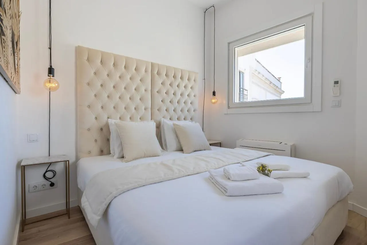 Cozy Flat In Central Lisbon By Lovelystay Appartamento